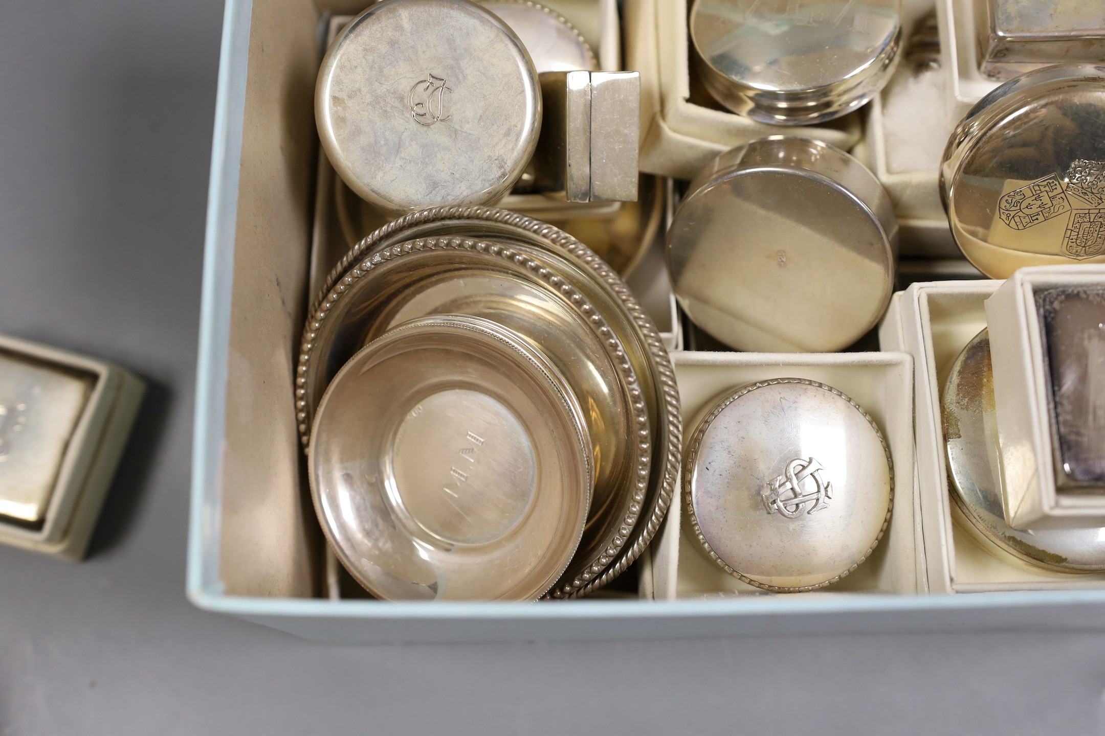 A group of twenty nine assorted modern mainly Greek white metal pill boxes, dishes etc. largest dish 90mm.